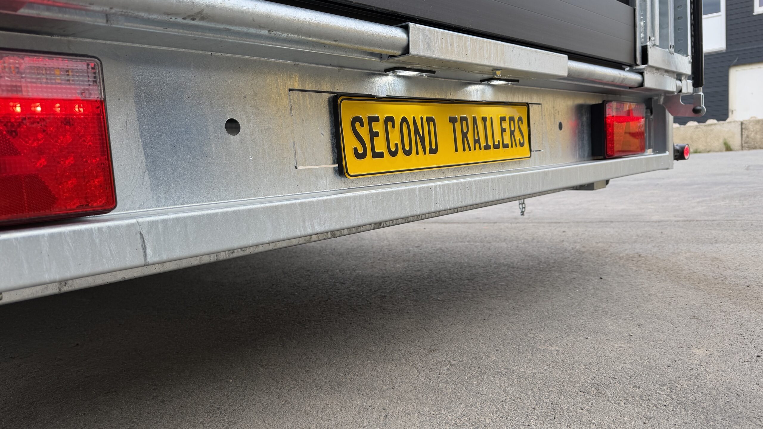 JCS Beavertail L5520B machinetransporter 550x204 | | Skids | Black Edition - Afbeelding 11
