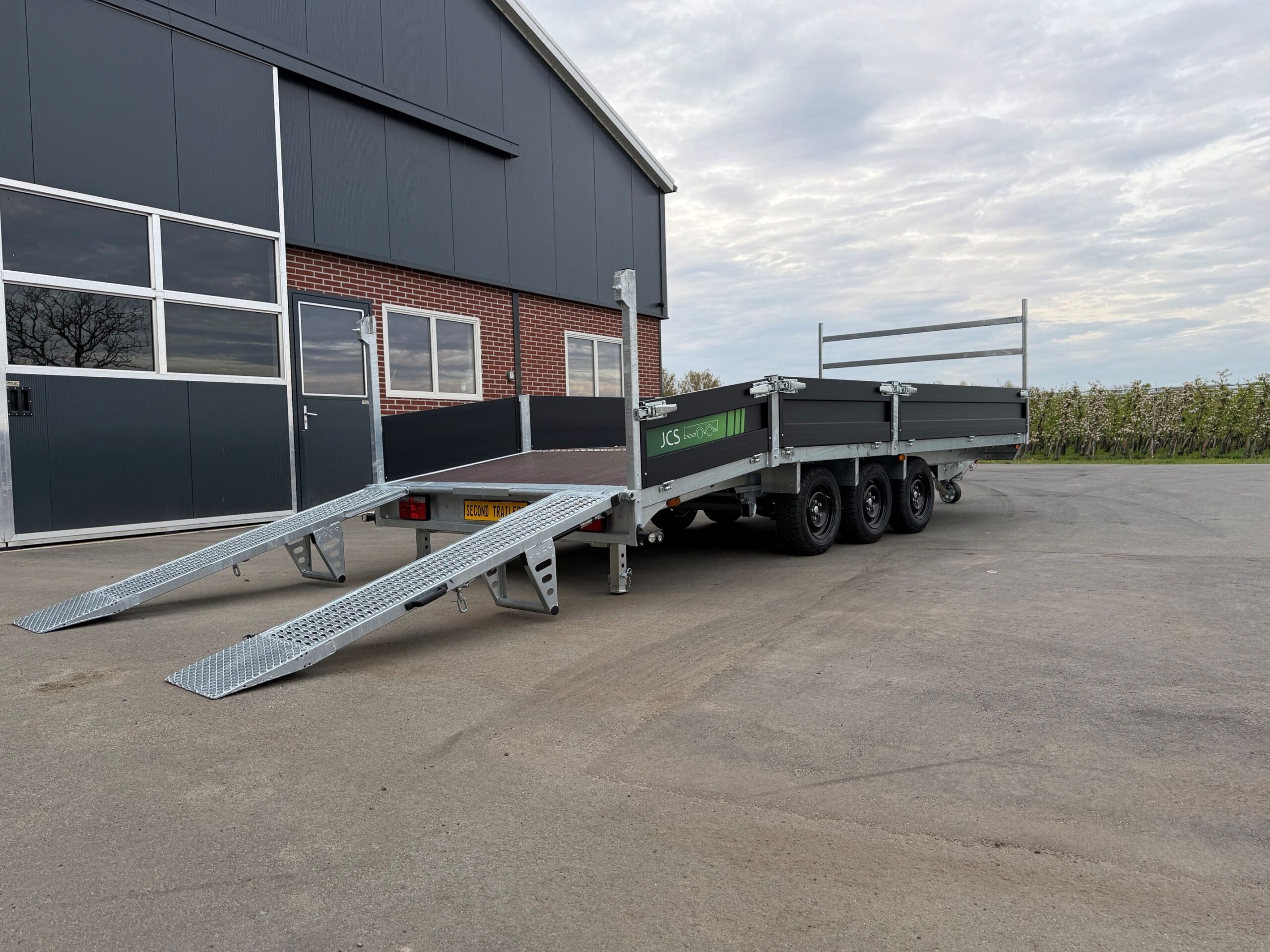 JCS Beavertail L5520B machinetransporter 550x204 | | Skids | Black Edition - Afbeelding 3