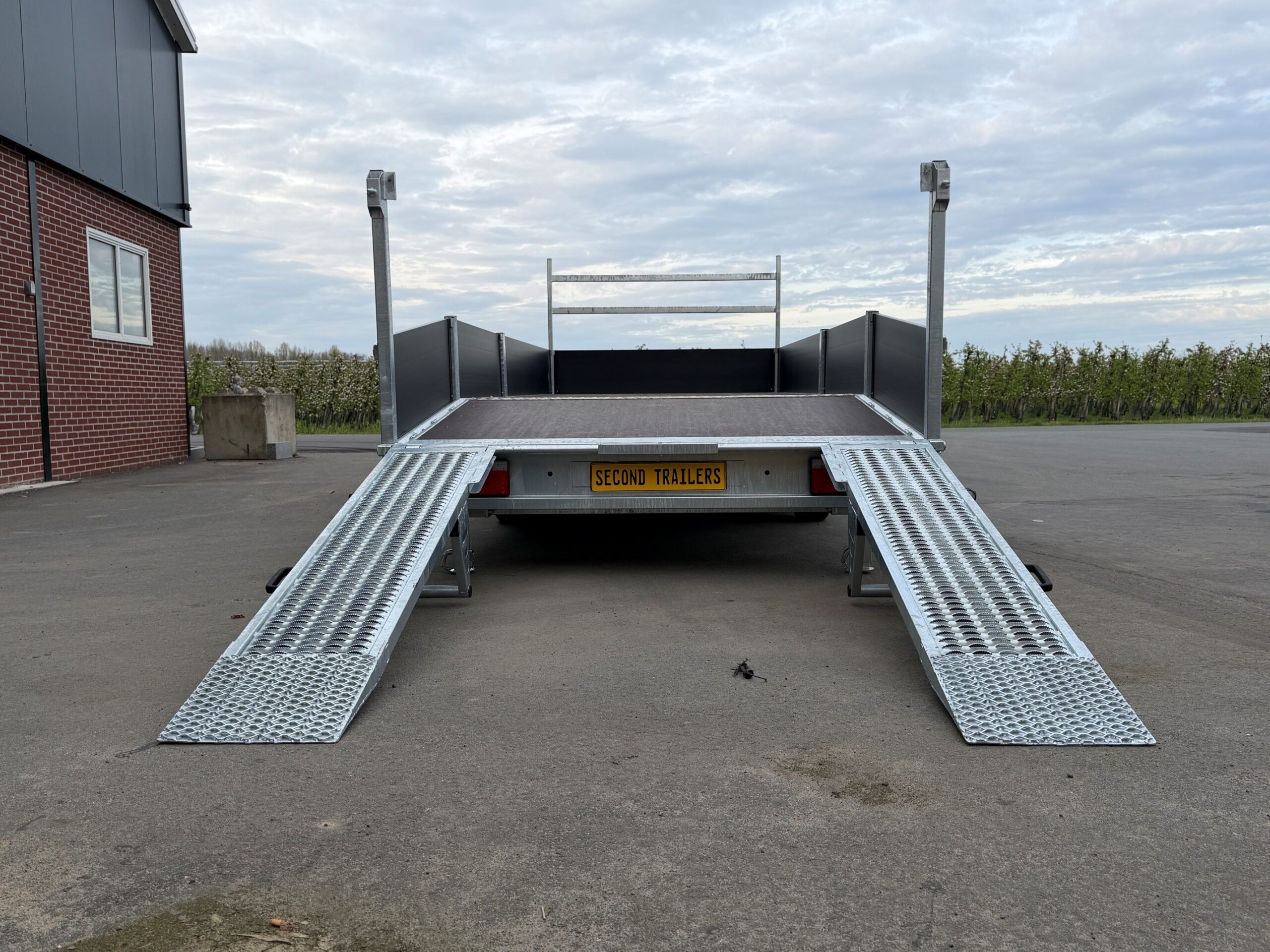 JCS Beavertail L5520B machinetransporter 550x204 | | Skids | Black Edition - Afbeelding 2