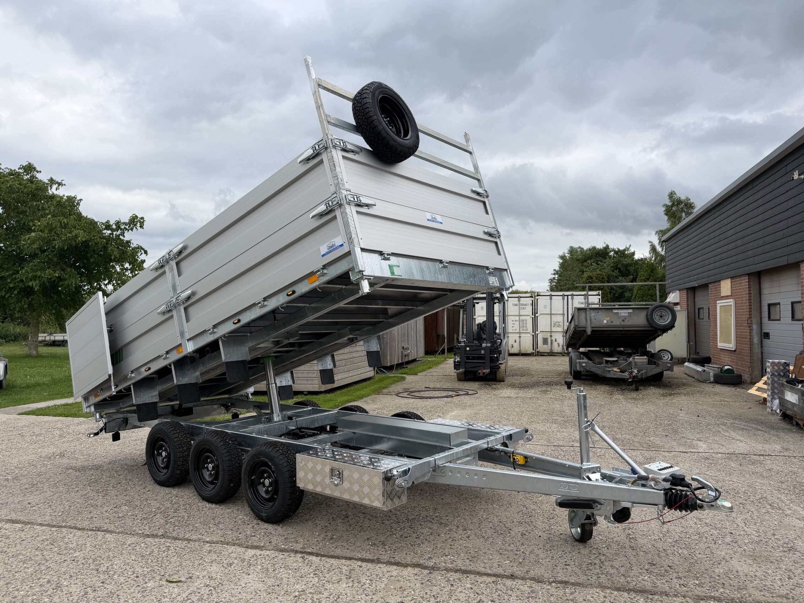 Heavy Duty 3-Zijdige Kipper JCS 3-As (3500kg) | 400x200 cm | Paraboolvering & Franse Deuren - Afbeelding 5